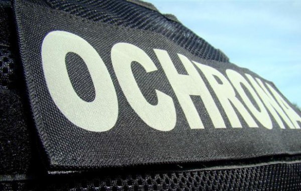 Naszywka OCHRONA na umundurowaniu pracownika ochrony
